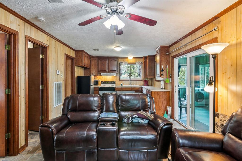 300 Private Road 8508, Hillister, Texas image 11