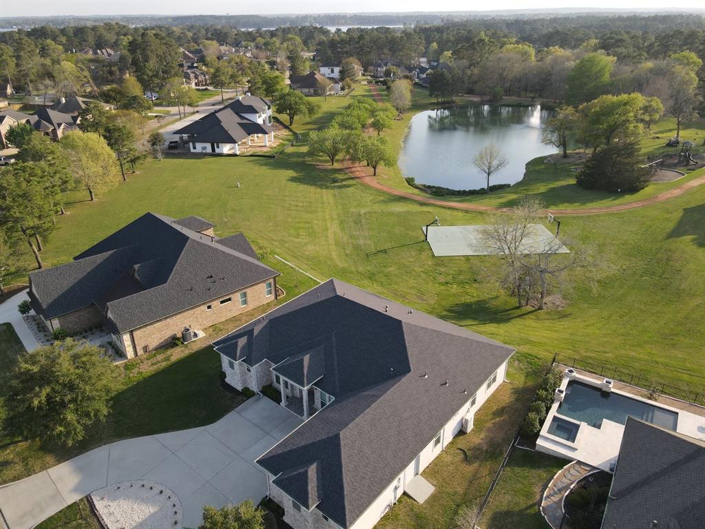 236 Bentwood Drive, Montgomery, Texas image 3