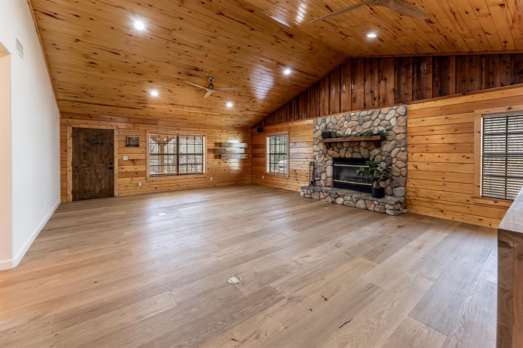 132 Pinewood Lane, Huntsville, Texas image 3