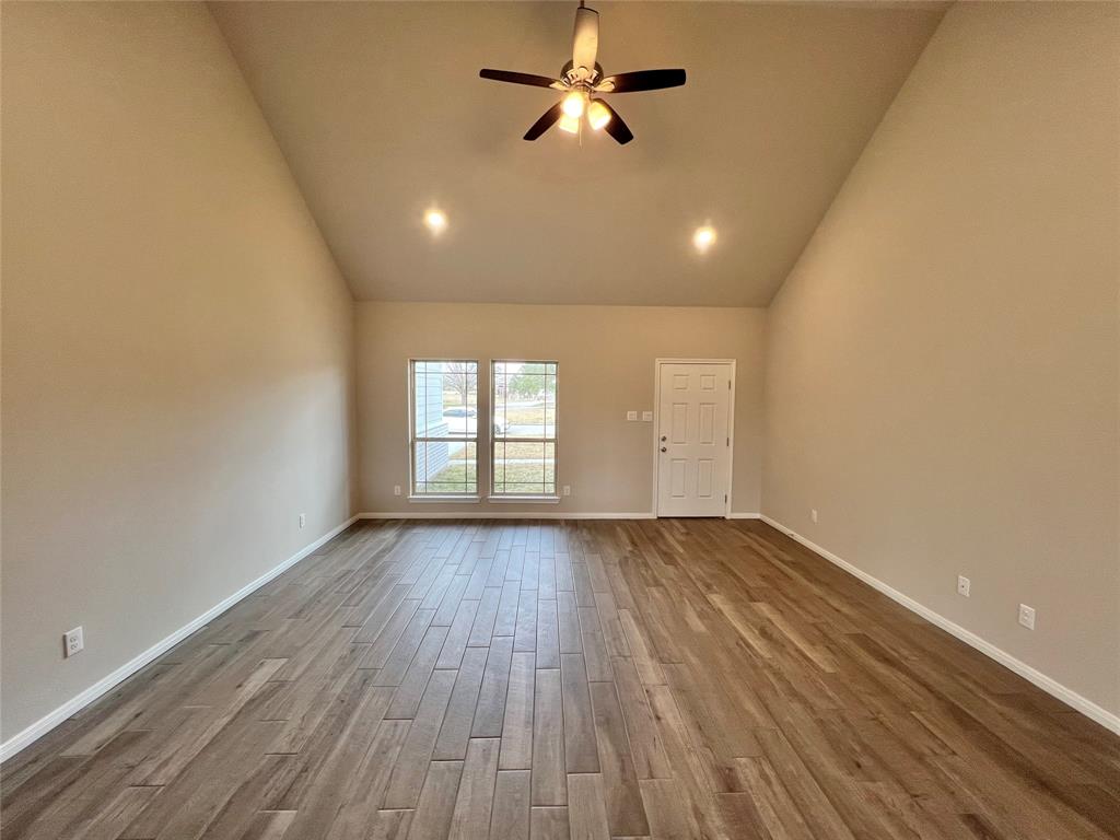 209 Crestview Drive, West Columbia, Texas image 2