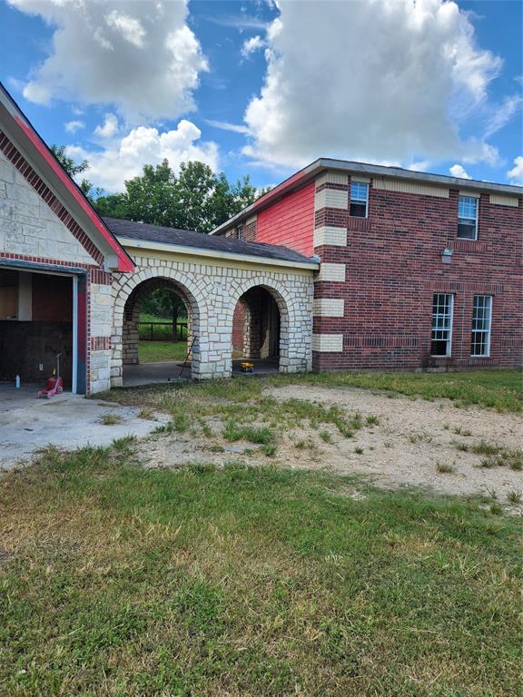 9311 E Creek Bend Drive, Needville, Texas image 3