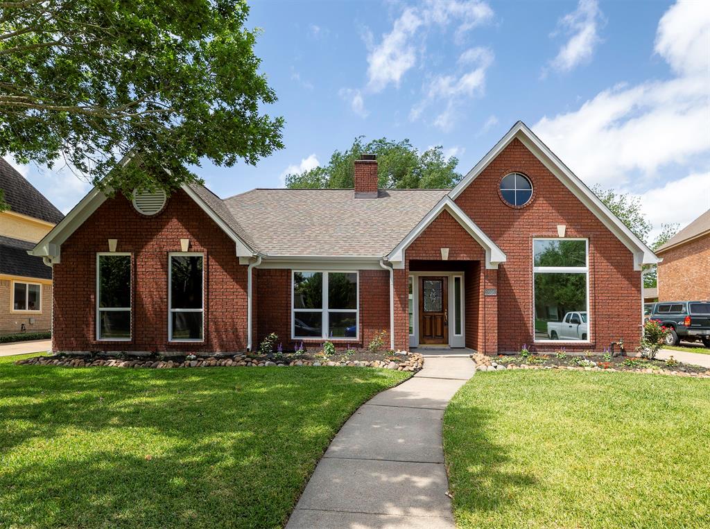 2414 Shoal Creek Drive, League City, Texas image 1