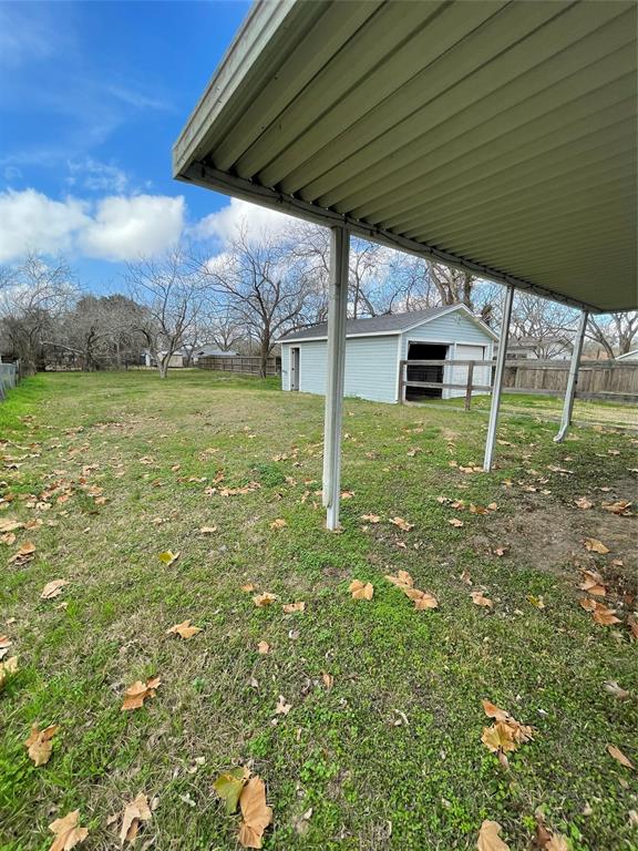 1205 N East Street, Edna, Texas image 28