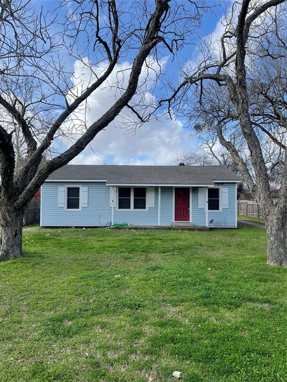 1205 N East Street, Edna, Texas image 1