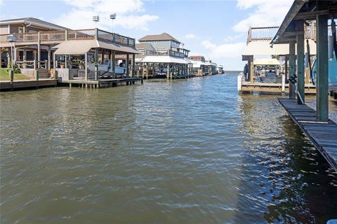 A home in Crystal Beach