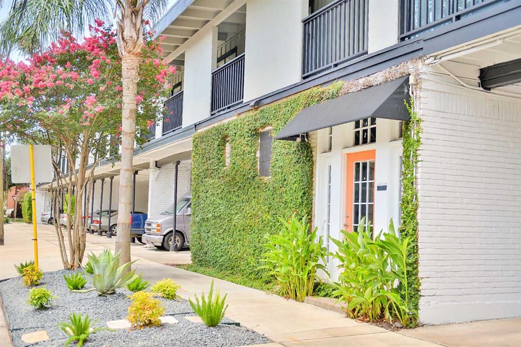 219 Marshall Street 103