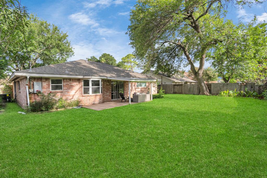 2718 Lazy Spring Drive, Houston, Texas image 30