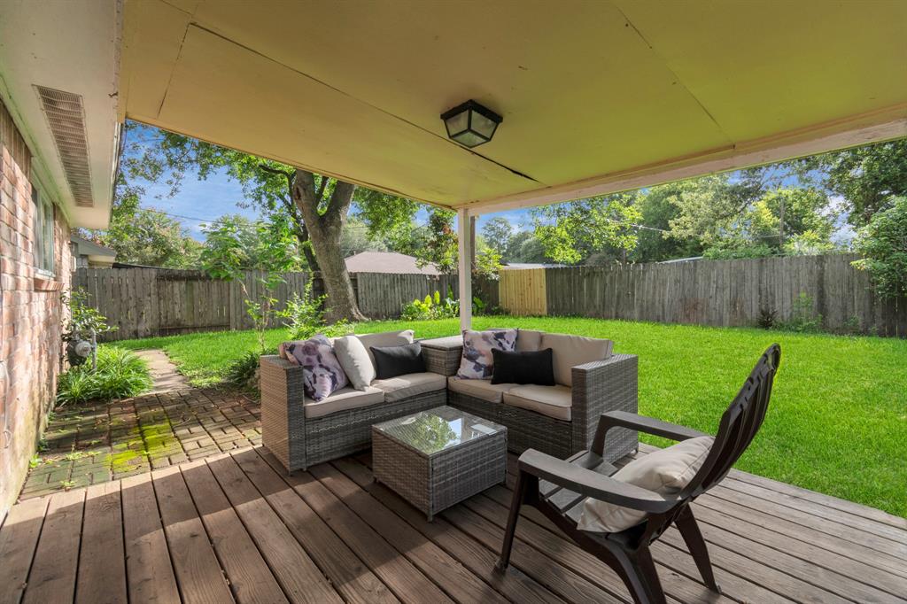 2718 Lazy Spring Drive, Houston, Texas image 27