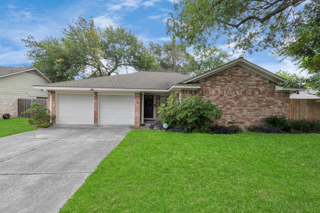 2718 Lazy Spring Drive, Houston, Texas image 2
