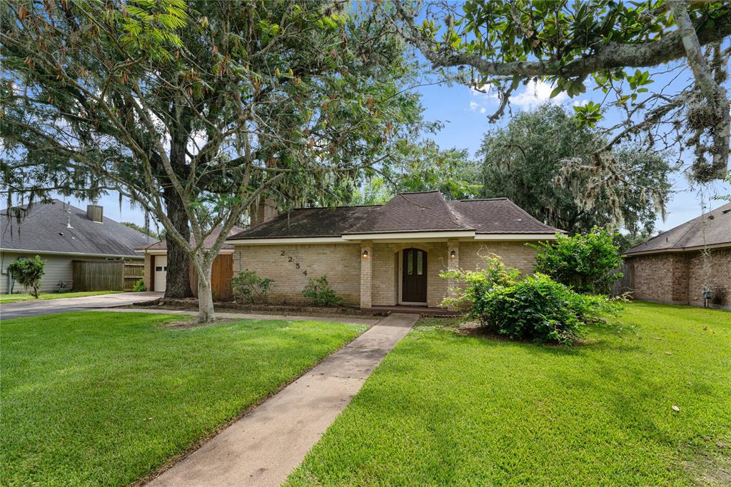 2254 Lake Forrest Drive