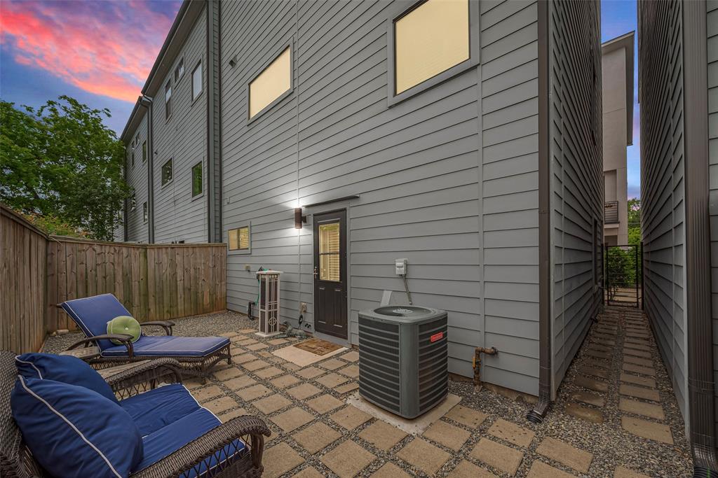 953 Saint Augustine Street