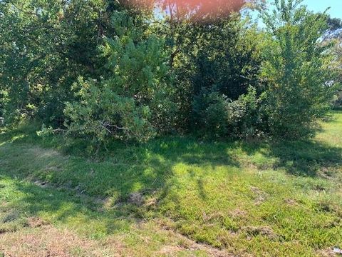 Photo of 800 S Kansas Street, La Porte, TX 77571 (MLS # 9998054) Photo of 800 S Kansas Street, La Porte, TX 77571 (MLS # 9998054)