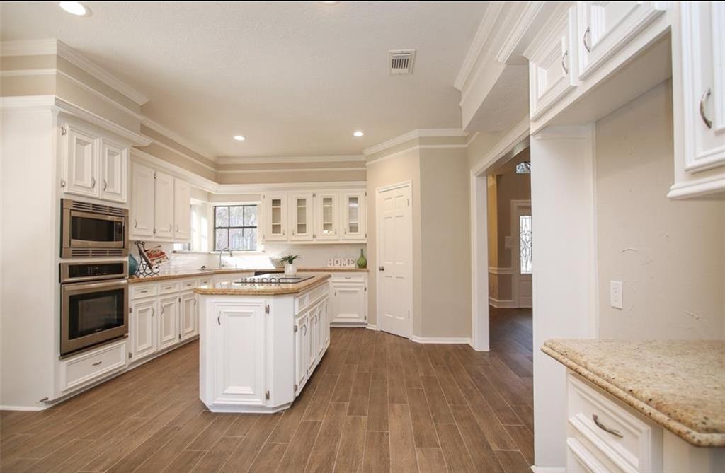 6111 Hampton Way Court, Spring, Texas image 8