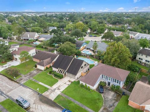 A home in League City