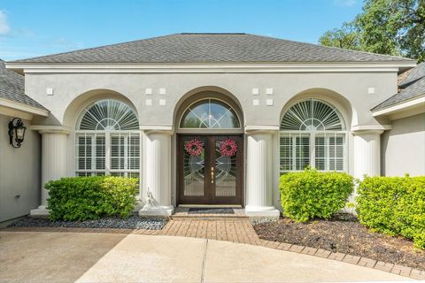 A home in Lake Jackson