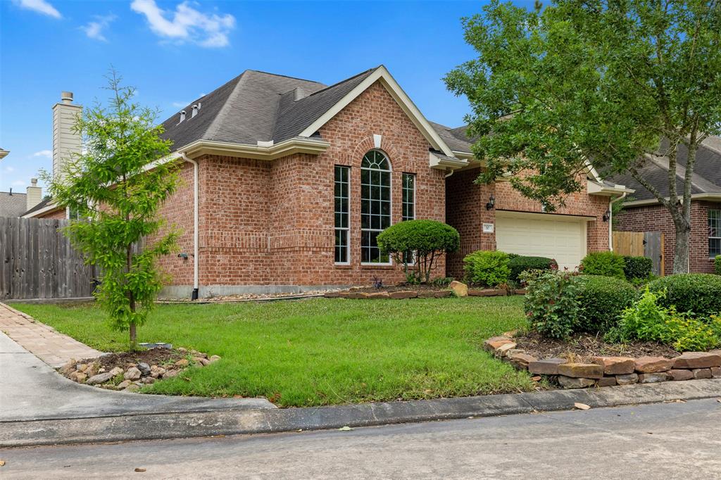 30 Sovereign Way, Conroe, Texas image 4