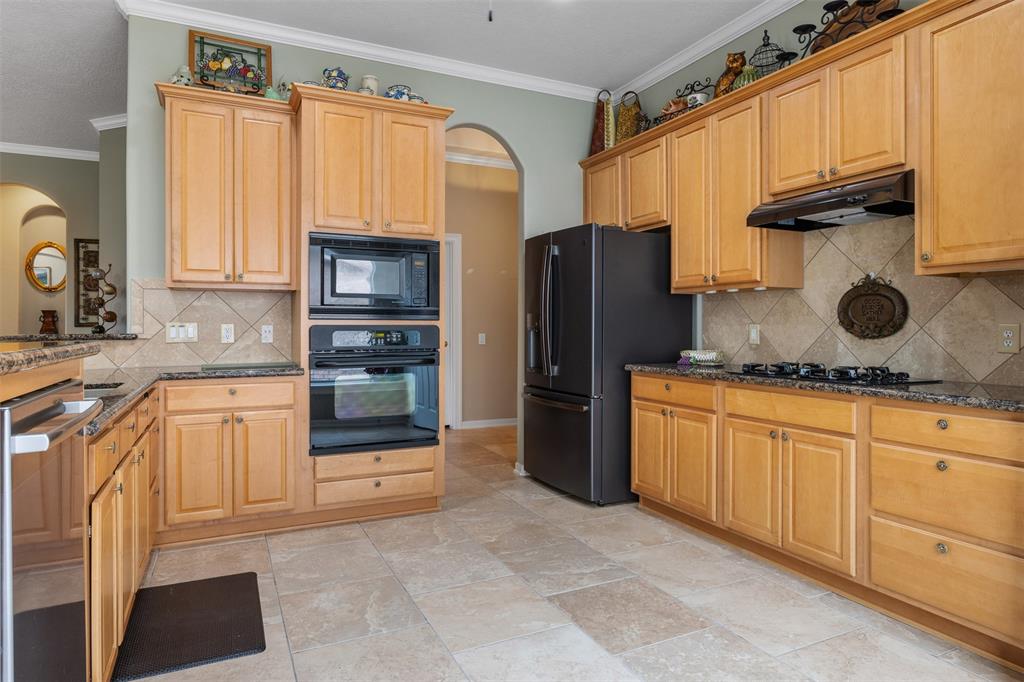 30 Sovereign Way, Conroe, Texas image 12