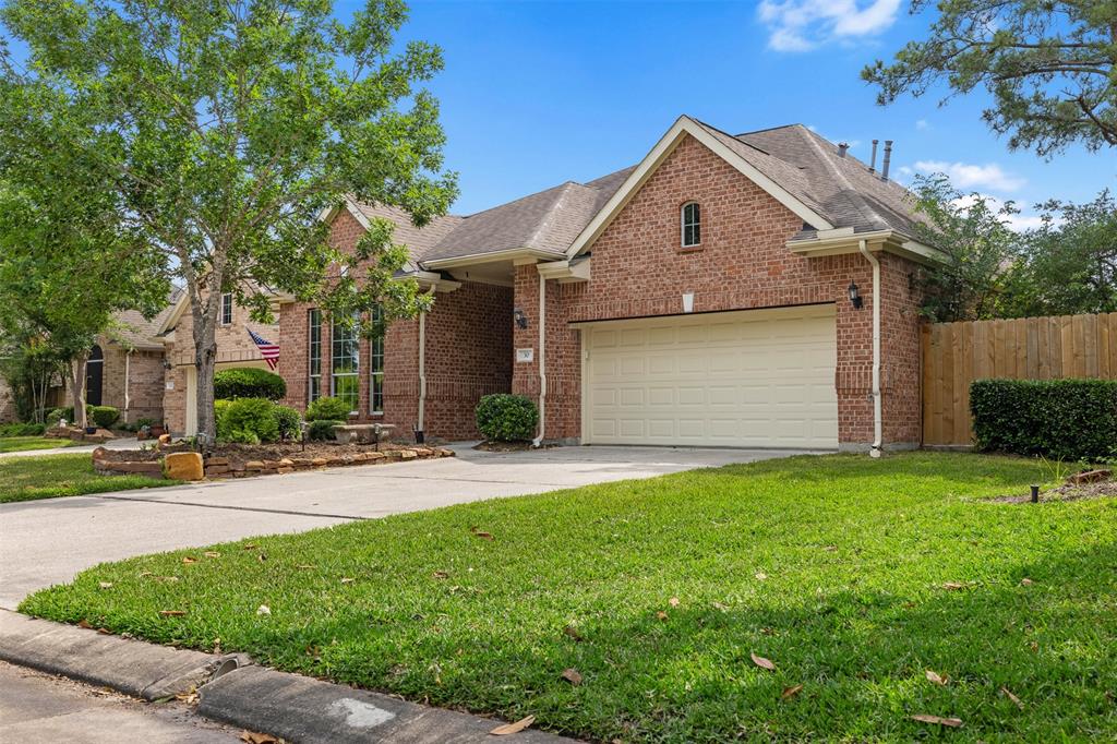 30 Sovereign Way, Conroe, Texas image 3