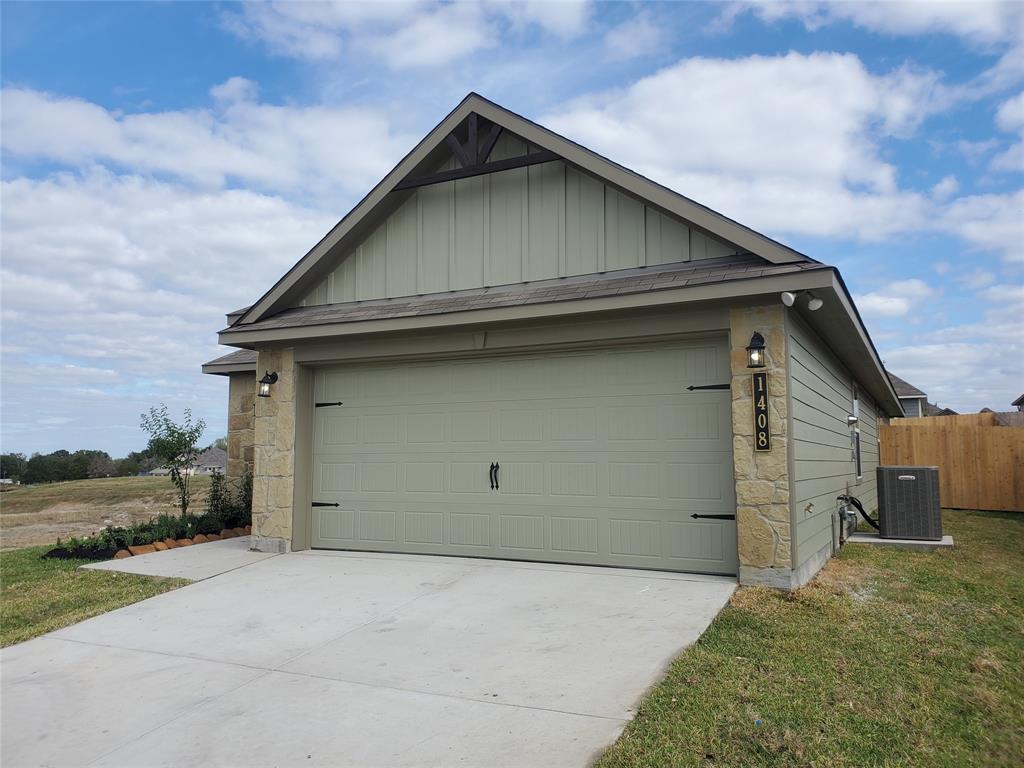 1408 Whitney Lane, Brenham, Texas image 3