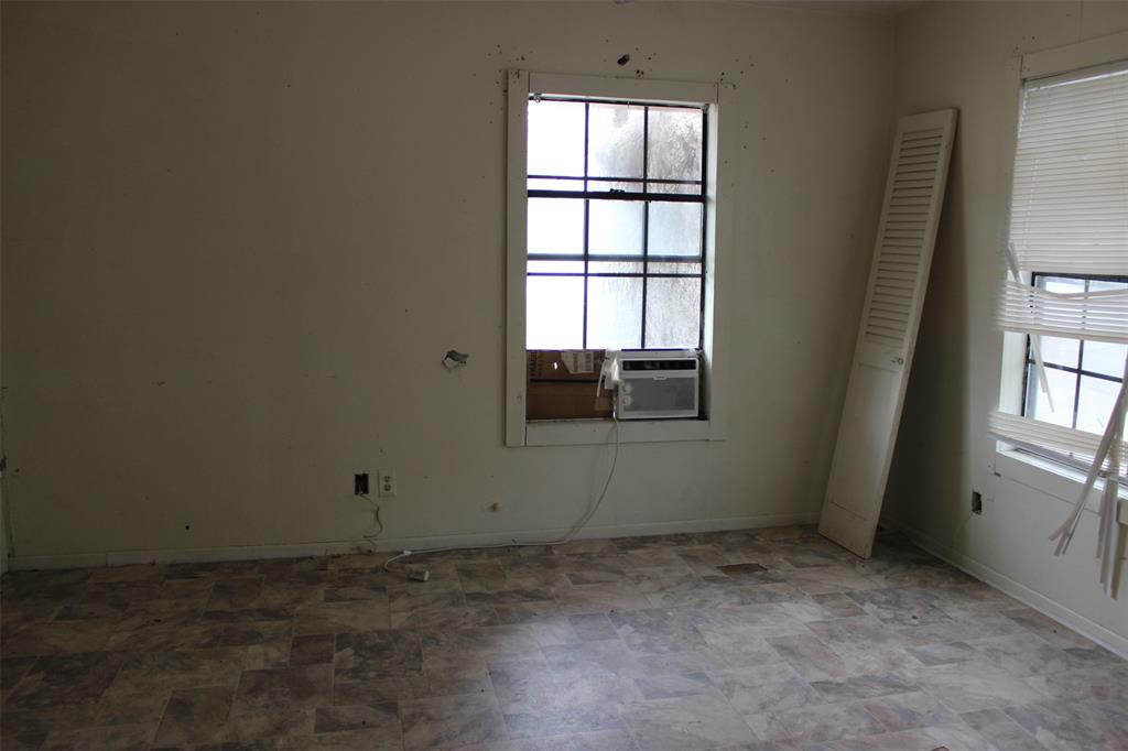 1004 Barnhill Street, Brenham, Texas image 13