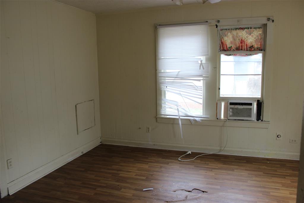 1004 Barnhill Street, Brenham, Texas image 7