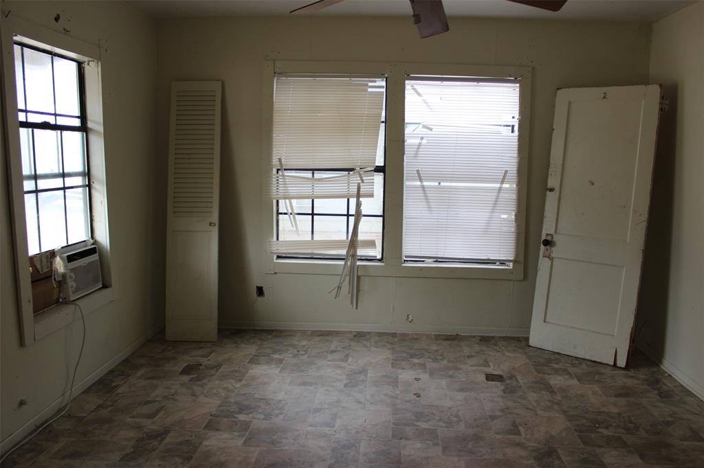 1004 Barnhill Street, Brenham, Texas image 5