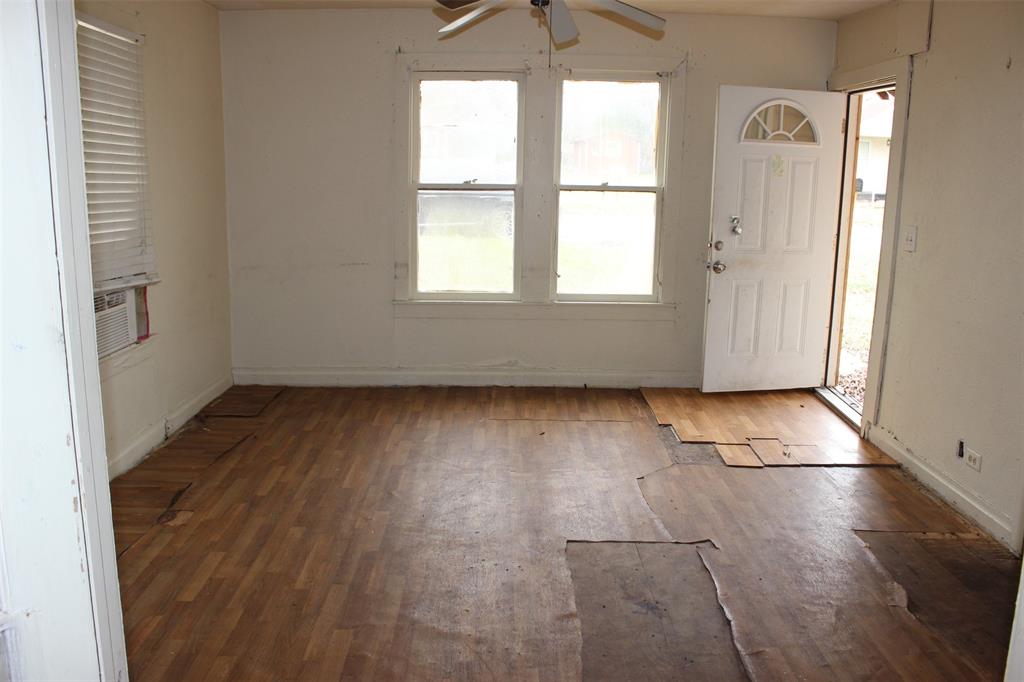 1004 Barnhill Street, Brenham, Texas image 3
