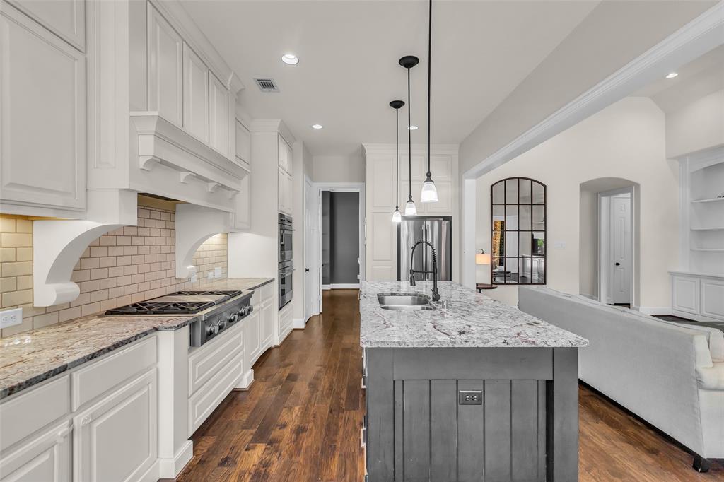 150 N Almondell Way, The Woodlands, Texas image 14