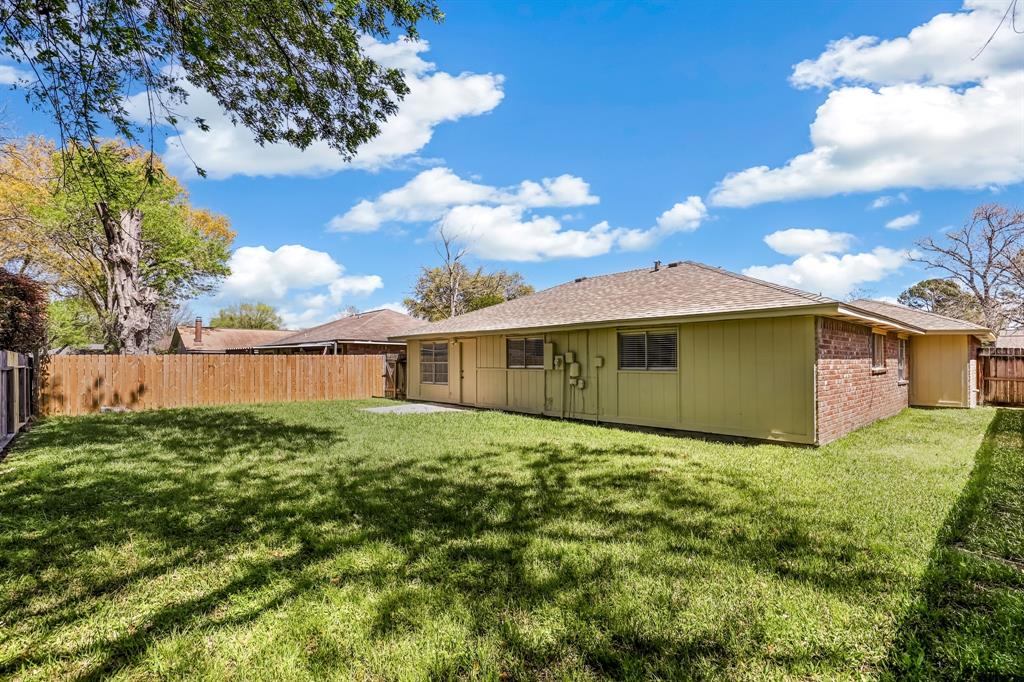 11515 Loyola Drive, Cypress, Texas image 2