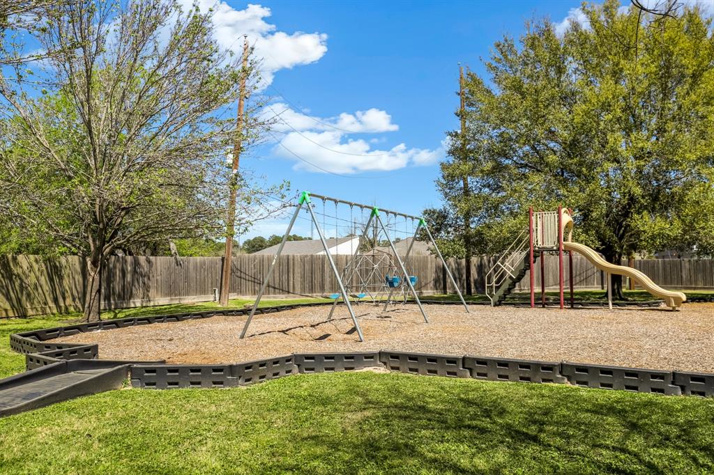 11515 Loyola Drive, Cypress, Texas image 28