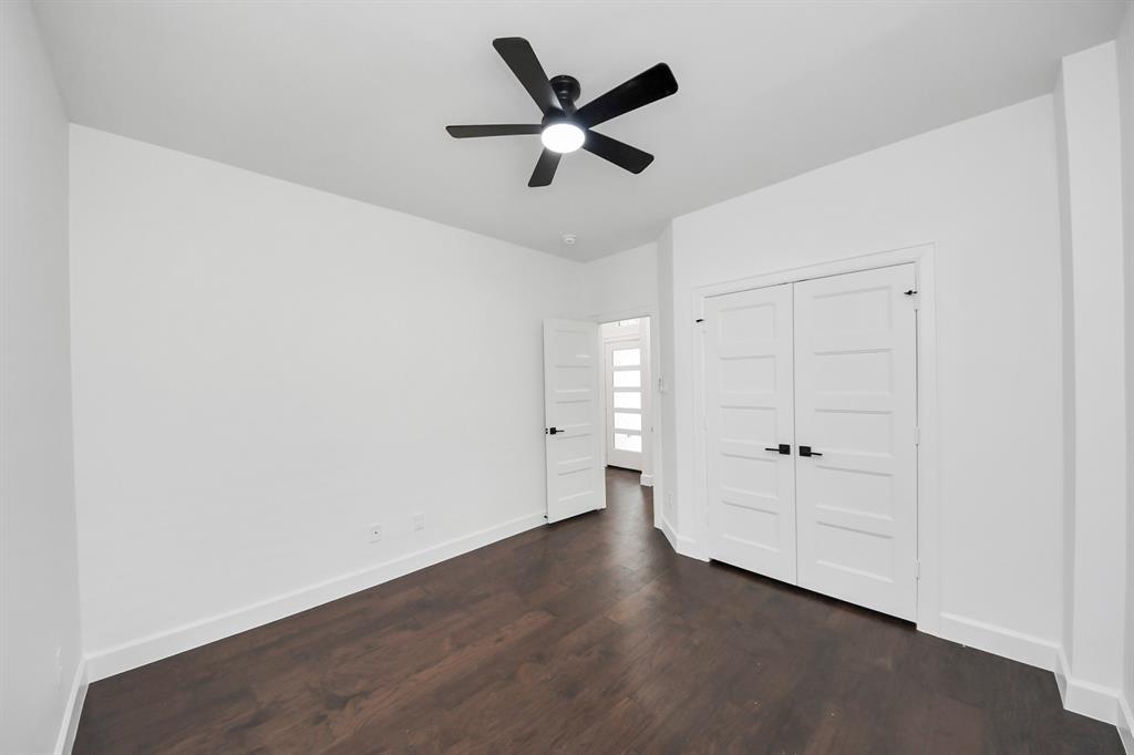 1915 Oak Hollow Court, Missouri City, Texas image 31