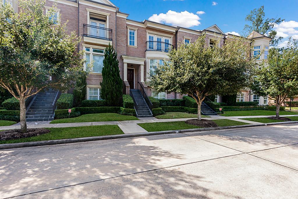 43 Colonial Row Drive