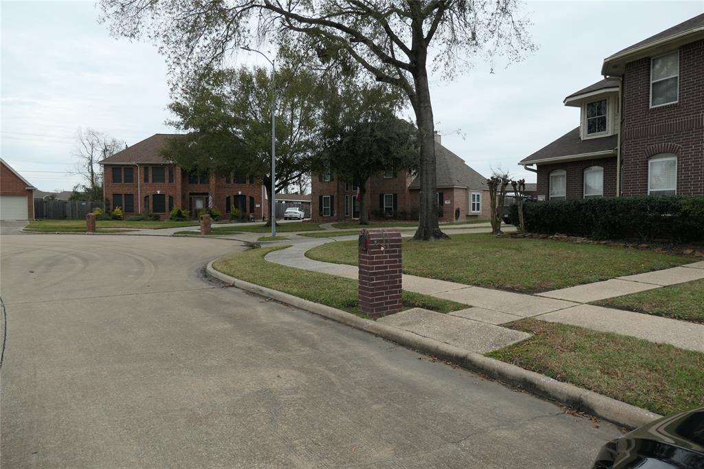 406 Barberry Lane, Baytown, Texas image 5