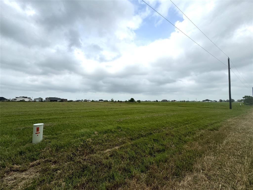 514 Chuckwagon Trail, Angleton, Texas image 6