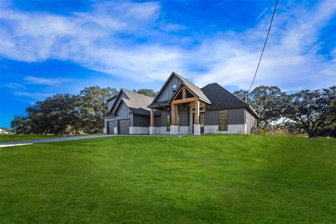 A home in Angleton