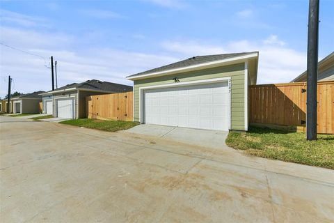 A home in Pearland