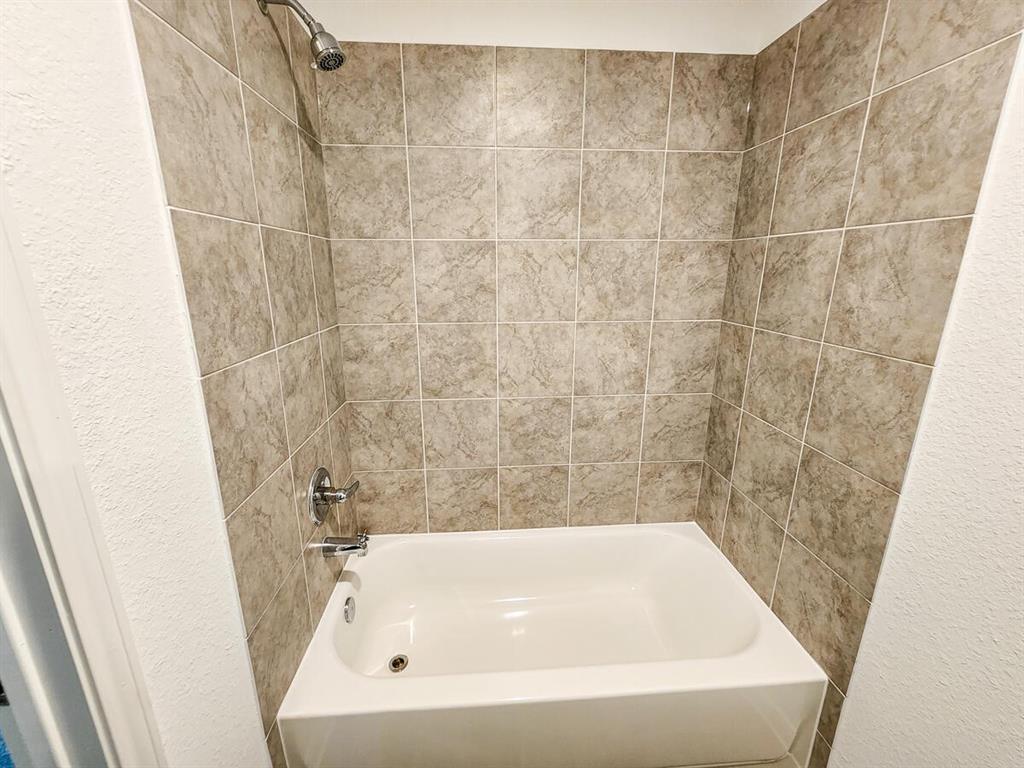 Photo 7 of 29 of 9815 Emerald Stone Way house