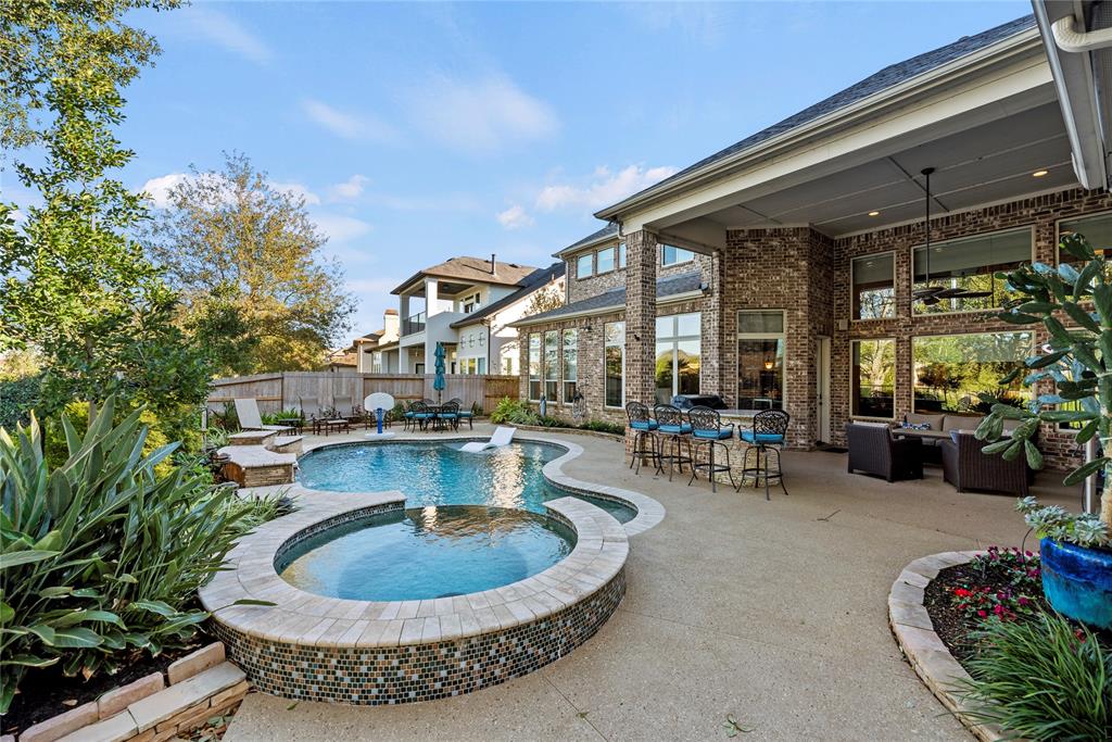 27402 Hollow Pass Lane, Katy, Texas image 2