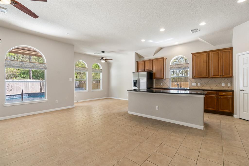 18 Colewood Court, The Woodlands, Texas image 12
