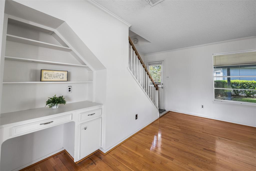 1403 Maygrove Drive, Sugar Land, Texas image 12