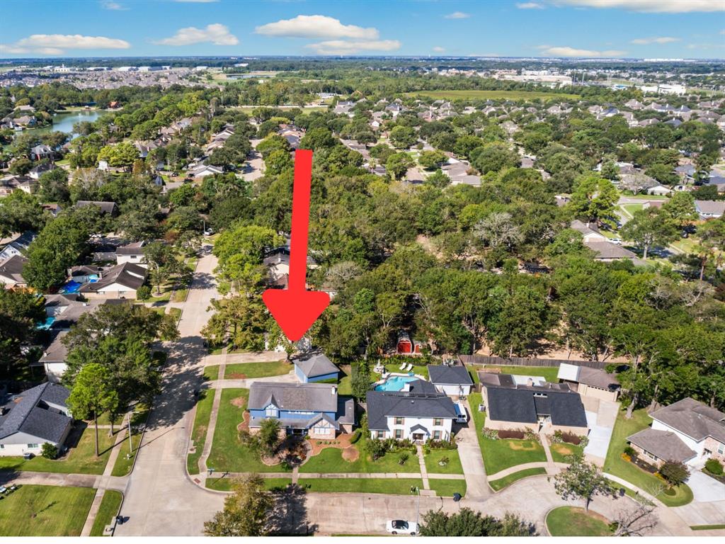 1403 Maygrove Drive, Sugar Land, Texas image 2