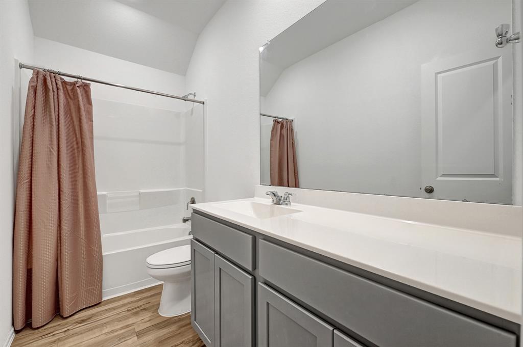 4818 Penton Meadow Lane, Rosharon, Texas image 7