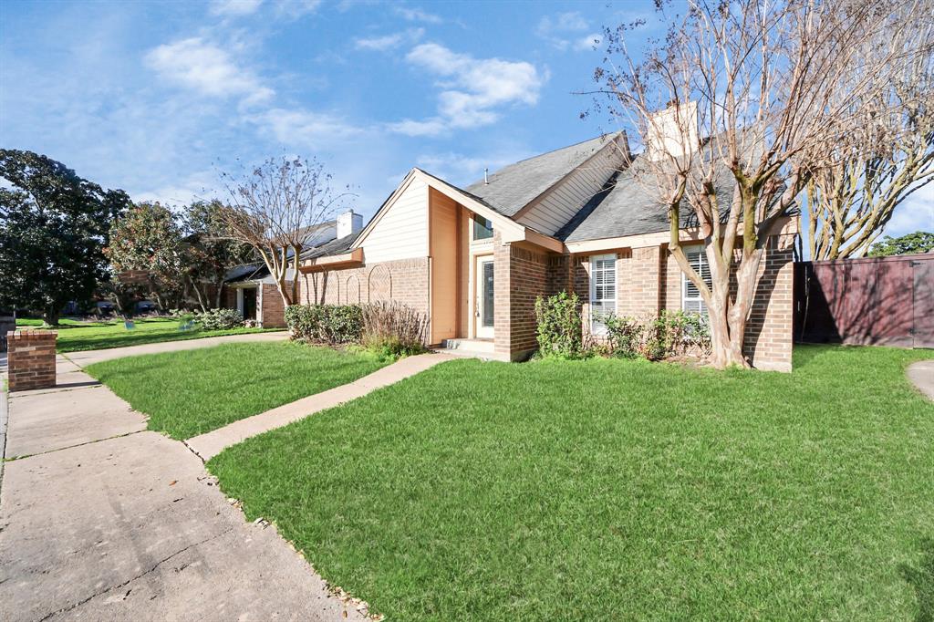 3906 Crystal Falls Drive, Missouri City, Texas image 39