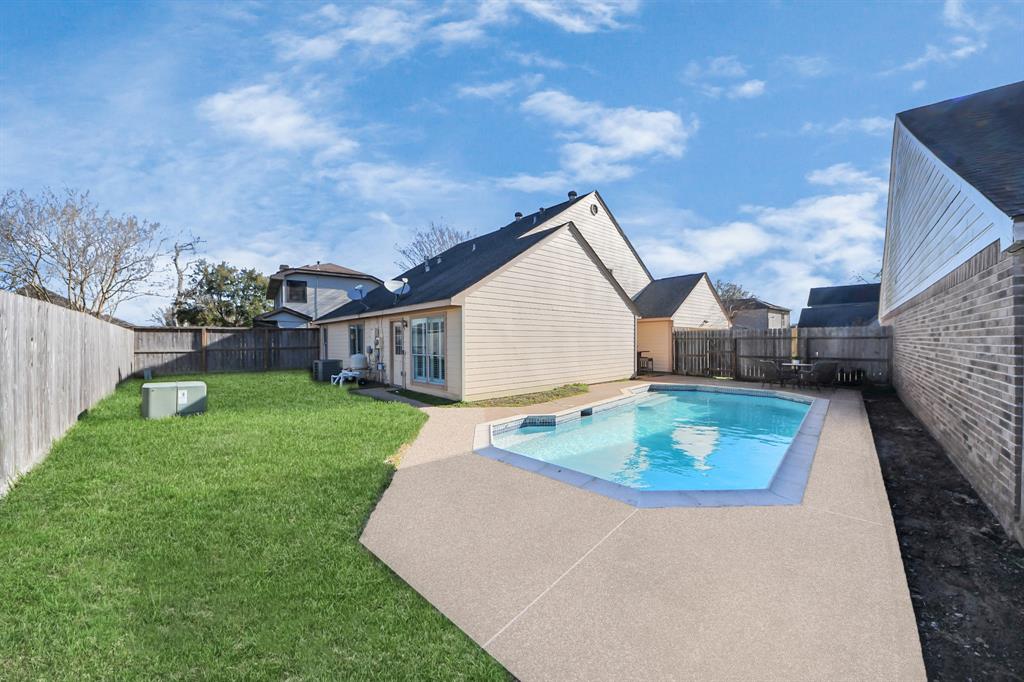 3906 Crystal Falls Drive, Missouri City, Texas image 42