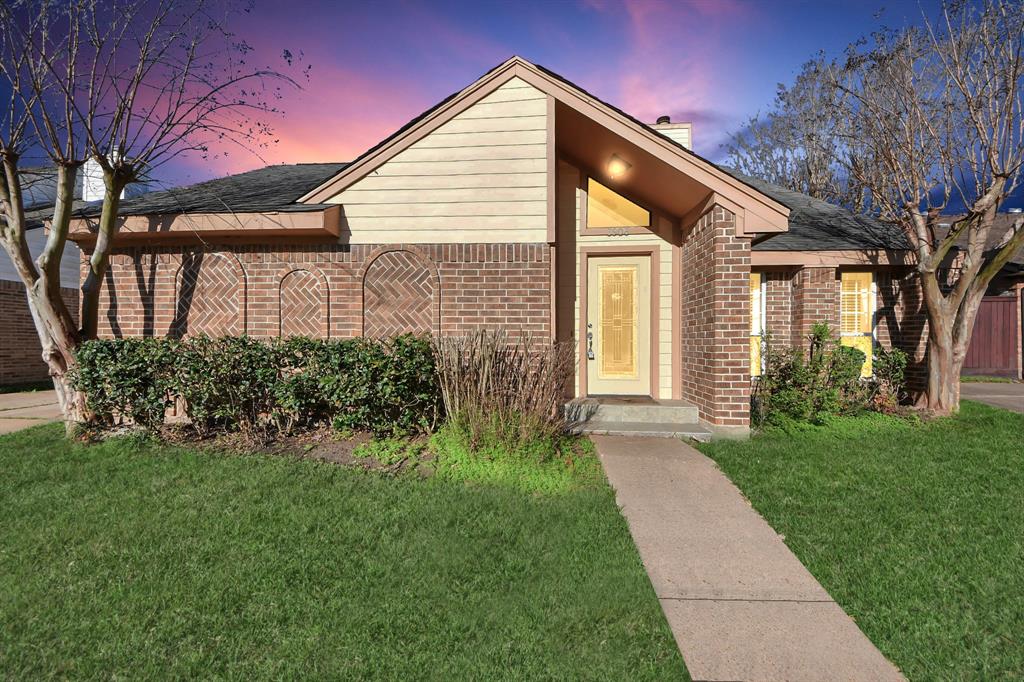 3906 Crystal Falls Drive, Missouri City, Texas image 1