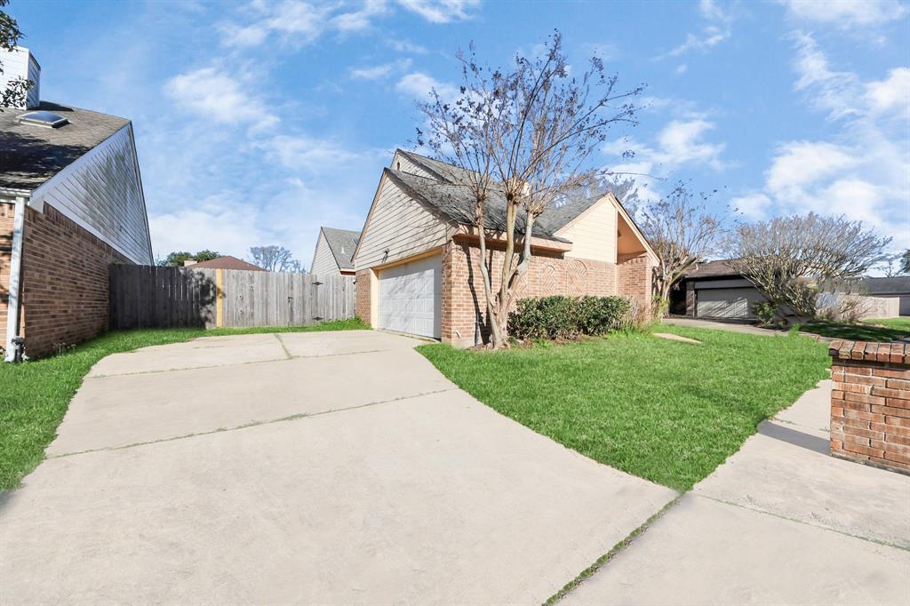3906 Crystal Falls Drive, Missouri City, Texas image 45