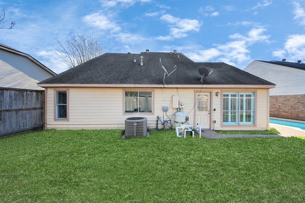 3906 Crystal Falls Drive, Missouri City, Texas image 43