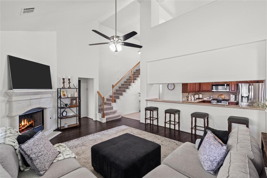 1056 Jennifer Street, Alvin, Texas image 10