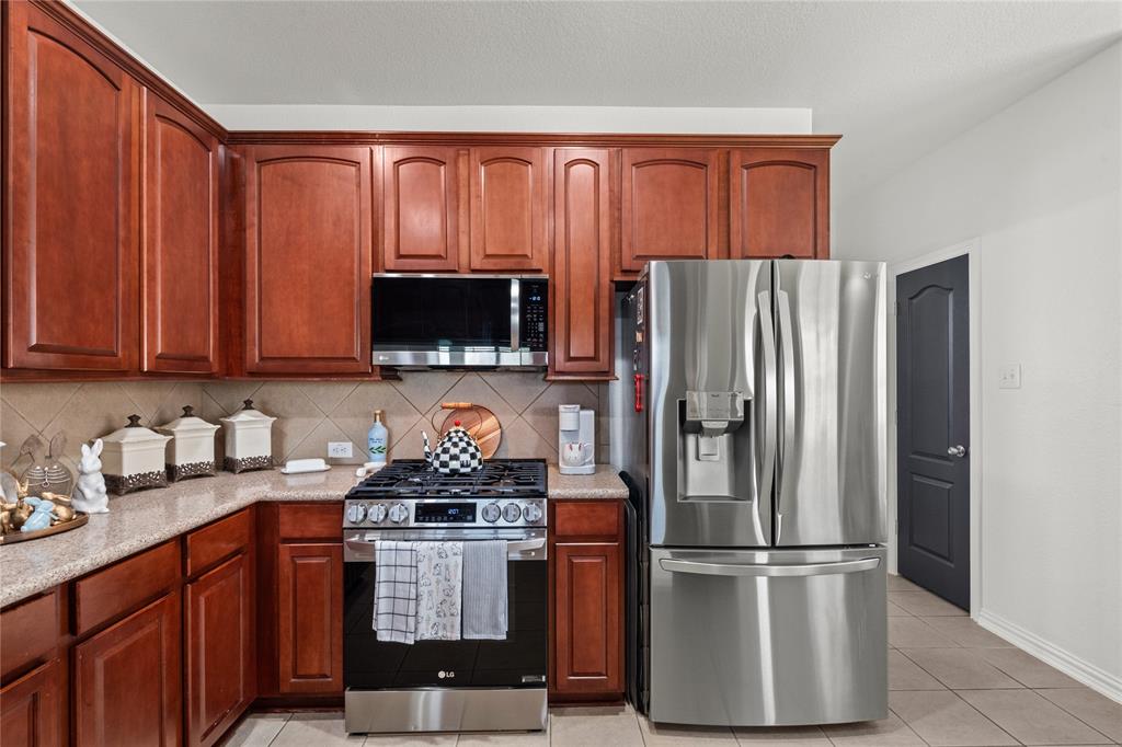 1056 Jennifer Street, Alvin, Texas image 14