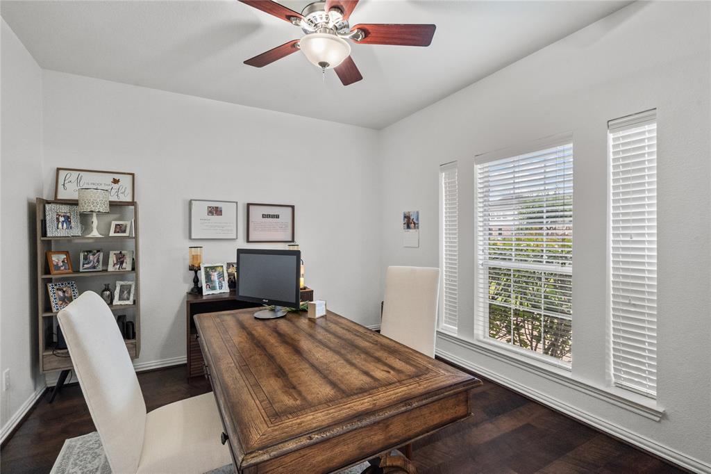 1056 Jennifer Street, Alvin, Texas image 5